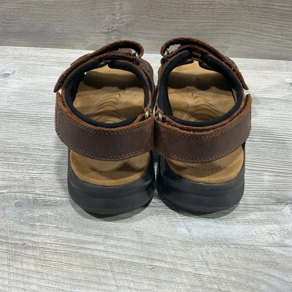 Clarks Hapsford Creek Mens Size 8 M Brown Classic Beach Outdoor Leather Sandals